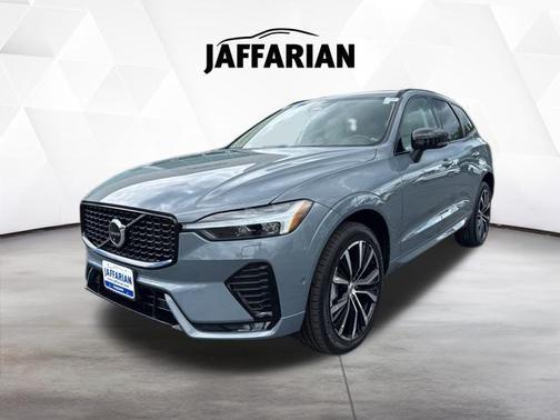 Thunder Grey Metallic 2024 Volvo XC60 B5 Plus Dark Theme