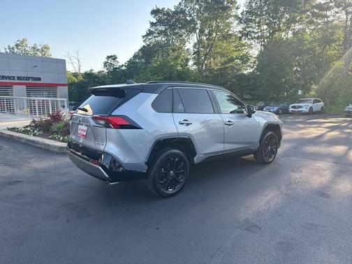 2023 Toyota RAV4 Hybrid SE
