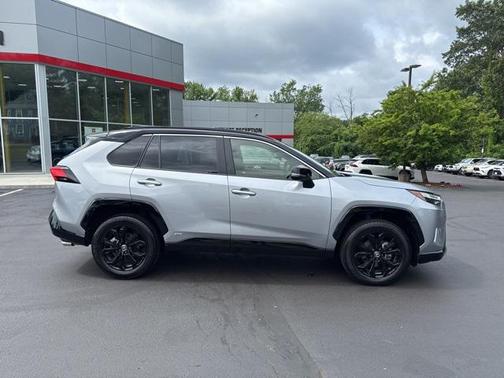 2023 Toyota RAV4 Hybrid SE