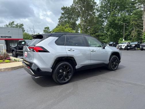2023 Toyota RAV4 Hybrid SE