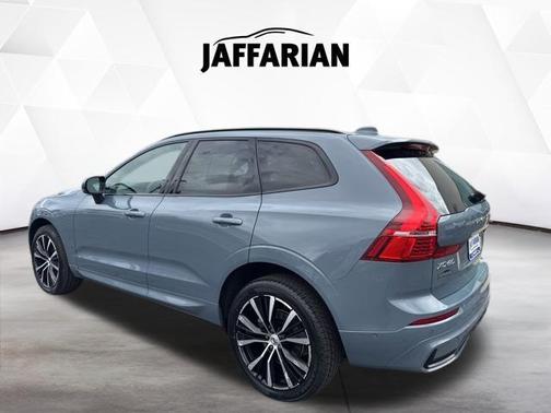 Thunder Grey Metallic 2024 Volvo XC60 B5 Plus Dark Theme