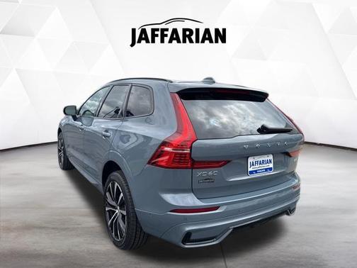 Thunder Grey Metallic 2024 Volvo XC60 B5 Plus Dark Theme