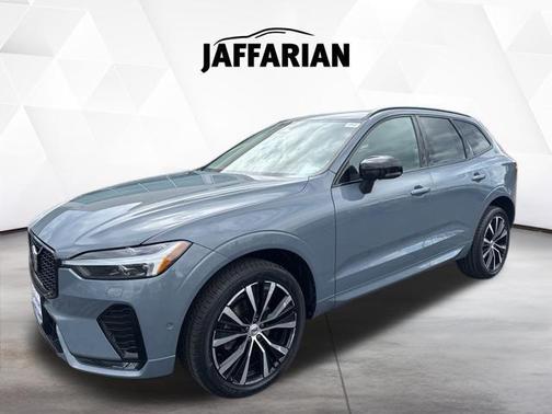 Thunder Grey Metallic 2024 Volvo XC60 B5 Plus Dark Theme