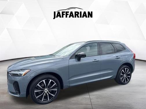 Thunder Grey Metallic 2024 Volvo XC60 B5 Plus Dark Theme