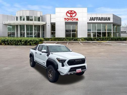 Ice Cap 2026 Toyota Tacoma Hybrid Trailhunter