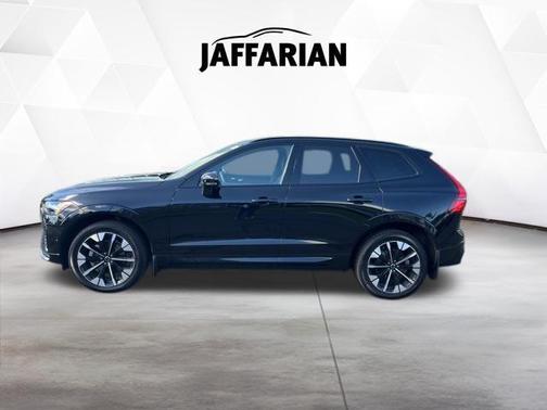 Onyx Black Metallic 2026 Volvo XC60 B5 Plus