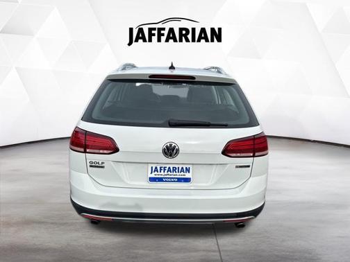 Pure White 2019 Volkswagen Golf 1.4T S