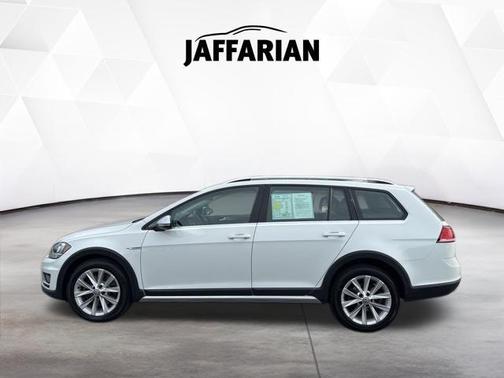Pure White 2019 Volkswagen Golf 1.4T S