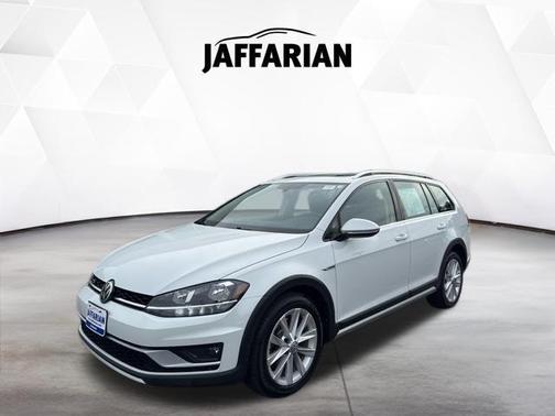 Pure White 2019 Volkswagen Golf 1.4T S