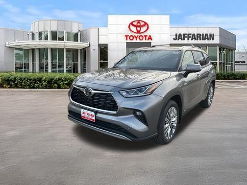Heavy Metal 2026 Toyota Highlander Hybrid Platinum