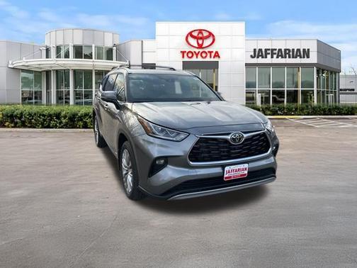 Heavy Metal 2026 Toyota Highlander Hybrid Platinum