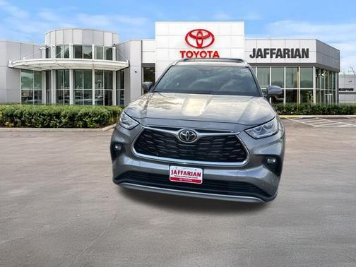 Heavy Metal 2026 Toyota Highlander Hybrid Platinum
