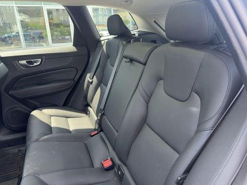 Denim Blue Metallic 2024 Volvo XC60 B5 Plus Dark Theme