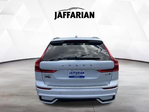 Crystal White Metallic 2024 Volvo XC60 B5 Plus Dark Theme