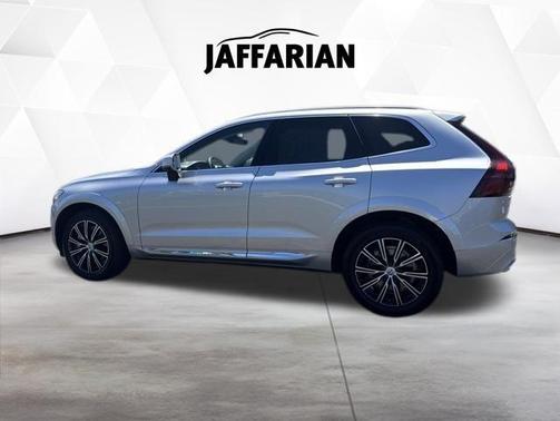 Bright Silver Metallic 2021 Volvo XC60 T6 Inscription