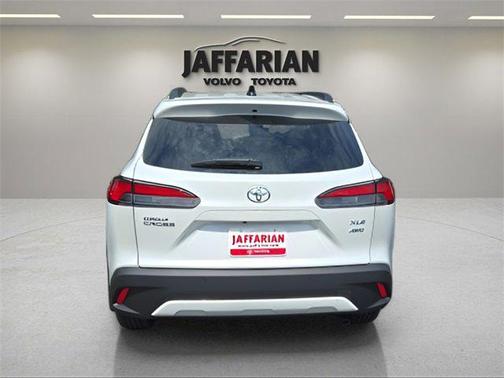 2025 Toyota Corolla Cross XLE