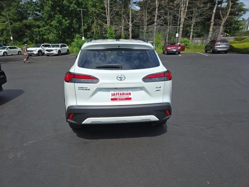 2025 Toyota Corolla Cross XLE