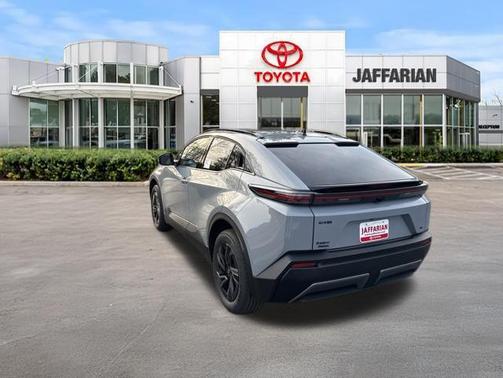 Cement 2026 Toyota C-HR SE