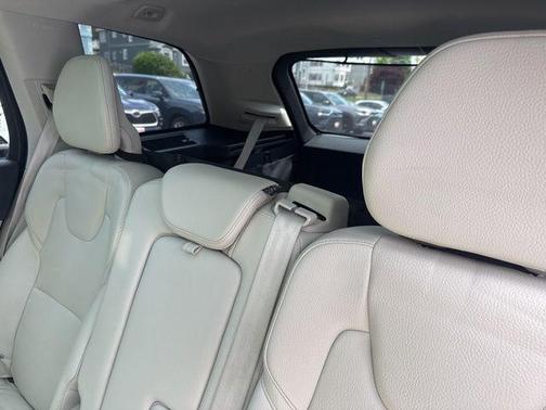 Osmium Grey Metallic 2020 Volvo XC90 T5 Momentum