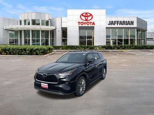Midnight Black Metallic 2026 Toyota Highlander Platinum