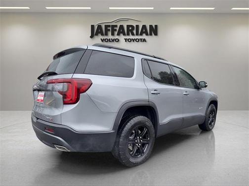 2023 GMC Acadia AWD AT4