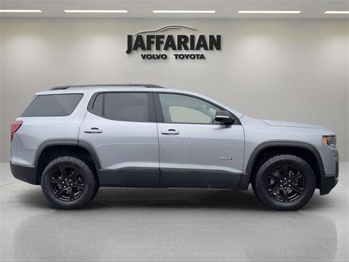 2023 GMC Acadia AWD AT4