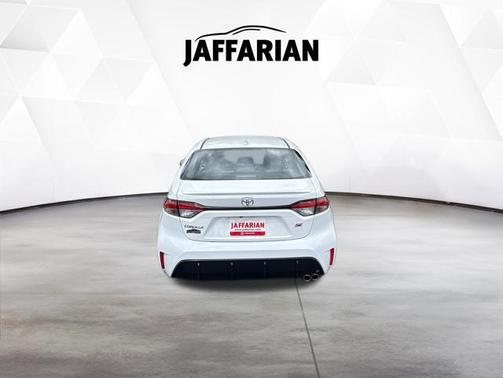 Ice Cap 2025 Toyota Corolla SE
