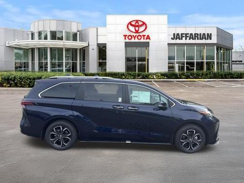 Blueprint 2026 Toyota Sienna Platinum