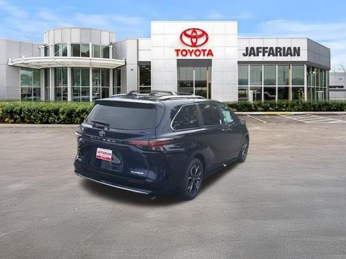 Blueprint 2026 Toyota Sienna Platinum