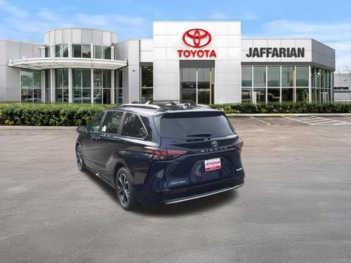 Blueprint 2026 Toyota Sienna Platinum