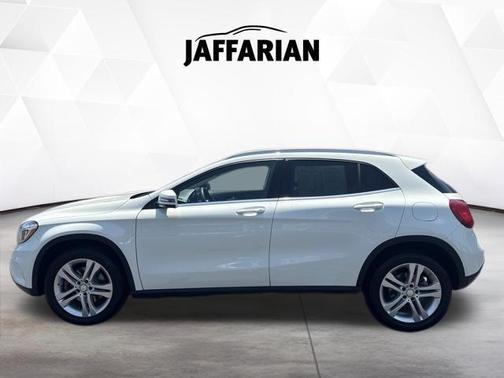 Cirrus White 2017 Mercedes-Benz GLA 250 4MATIC
