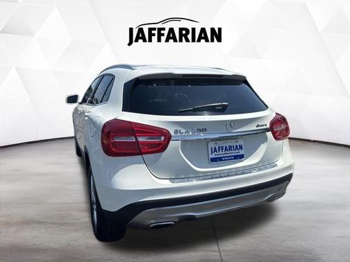 Cirrus White 2017 Mercedes-Benz GLA 250 4MATIC