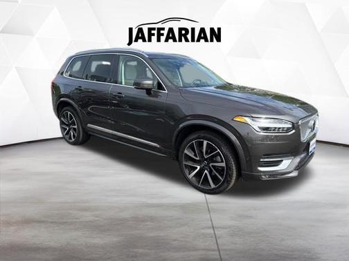 Platinum Grey Metallic 2023 Volvo XC90 B6 Plus 7-Seater