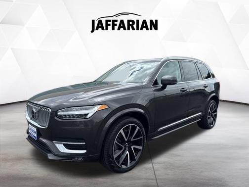 Platinum Grey Metallic 2023 Volvo XC90 B6 Plus 7-Seater