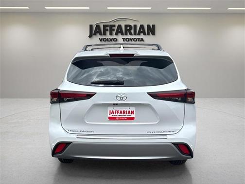 2025 Toyota Highlander Platinum