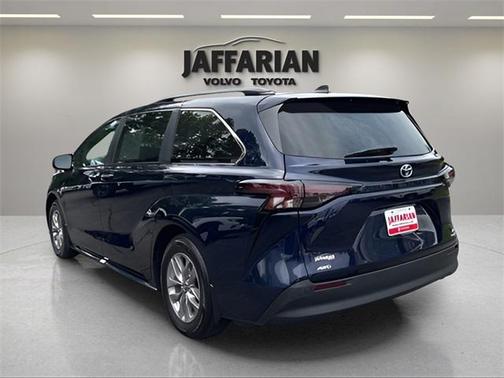 2024 Toyota Sienna XLE 7 Passenger