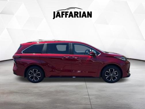 Ruby Flare Pearl 2025 Toyota Sienna Platinum