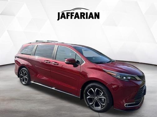 Ruby Flare Pearl 2025 Toyota Sienna Platinum