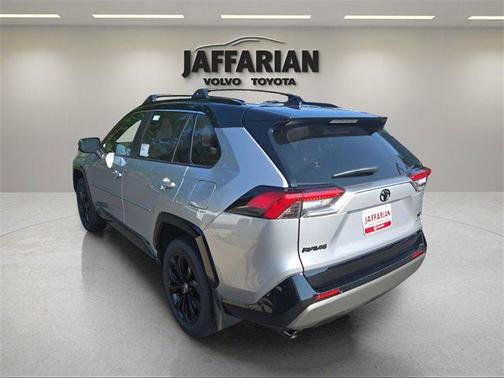 2025 Toyota RAV4 Hybrid SE