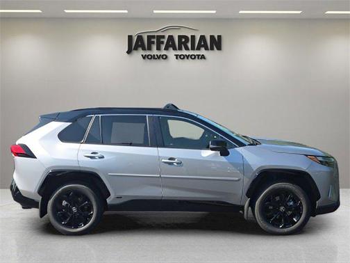 2025 Toyota RAV4 Hybrid SE