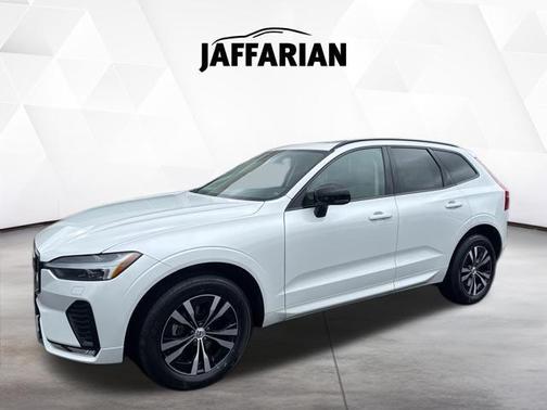 Crystal White Metallic 2024 Volvo XC60 B5 Core Dark Theme