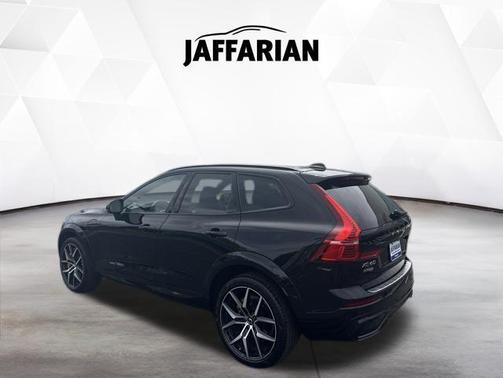 Onyx Black Metallic 2024 Volvo XC60 Recharge Plug-In Hybrid T8 Polestar