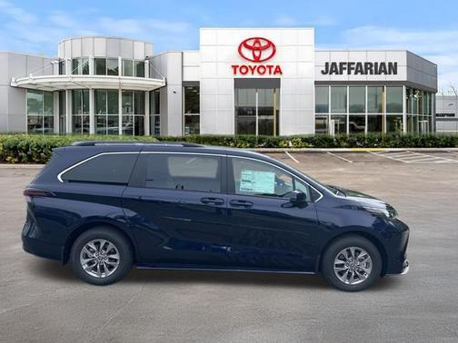 Blueprint 2026 Toyota Sienna LE