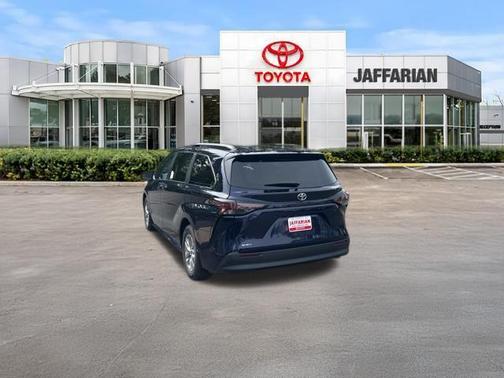 Blueprint 2026 Toyota Sienna LE