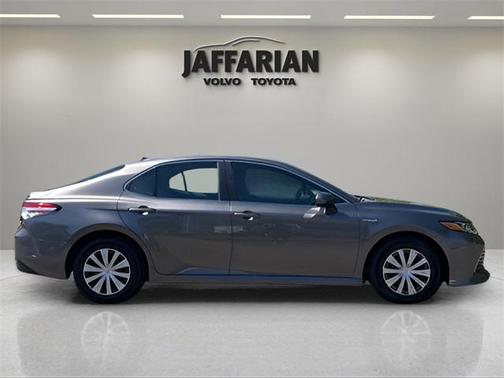 2019 Toyota Camry Hybrid LE