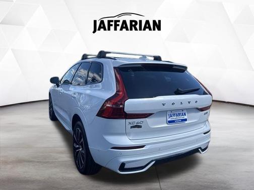Crystal White Metallic 2024 Volvo XC60 B5 Plus Dark Theme