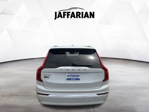 Crystal White Metallic 2024 Volvo XC90 Recharge Plug-In Hybrid T8 Plus Bright Theme 7-Seater