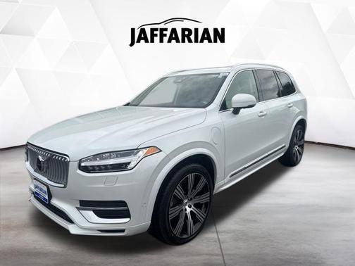 Crystal White Metallic 2024 Volvo XC90 Recharge Plug-In Hybrid T8 Plus Bright Theme 7-Seater