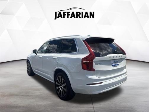 Crystal White Metallic 2023 Volvo XC90 B5 Core