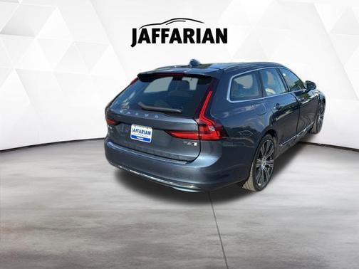 Denim Blue Metallic 2021 Volvo V90 T6 Inscription